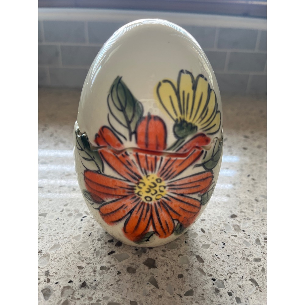 Vintage LegoJapan‎ Ceramic Egg Salt and Pepper Shakers